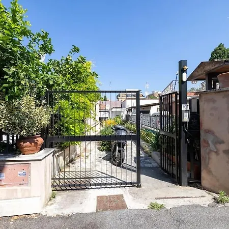 Apartman Casa Gemelli - Metro Per Il Centro Di - Róma